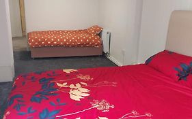 Lovely 3-Bed Apartment In Parkgate Rotherham